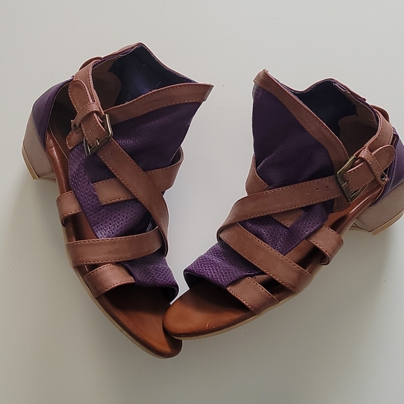 NWOT Serene Island Criss Cross Sandal Shoe - Picture 3 of 9